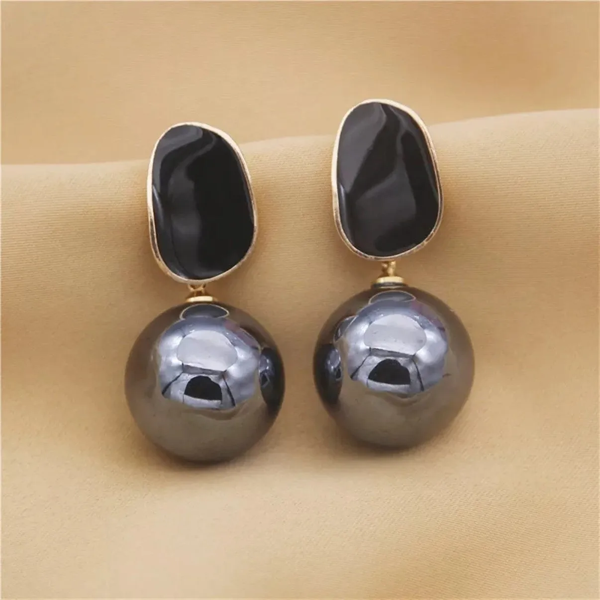 Geometric Black Pearl Shiny Drop Stud Earrings