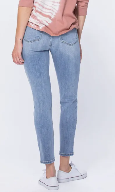 High Rise Lt Bleach Wash Relaxed Fit Jeans