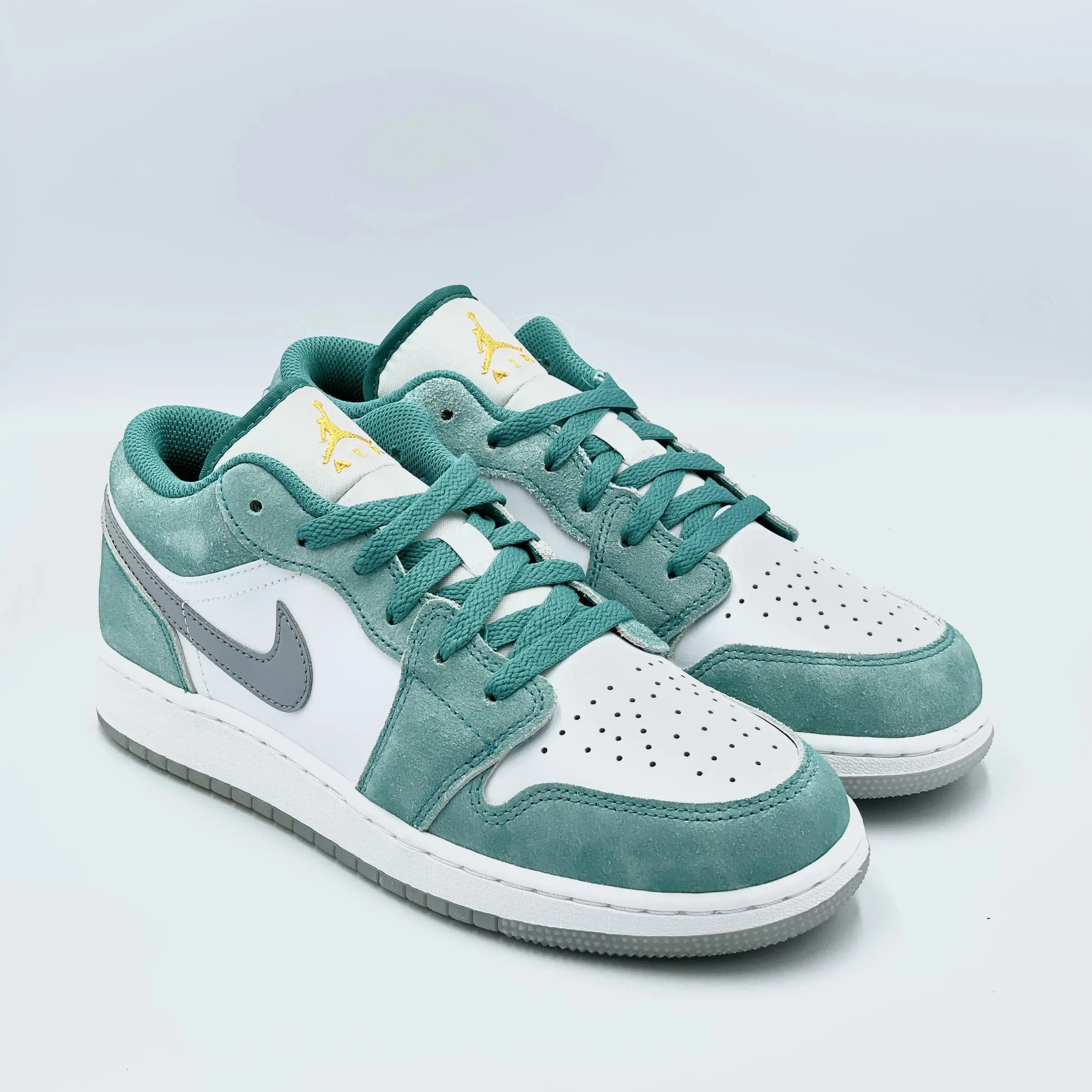 Jordan 1 Low SE New Emerald