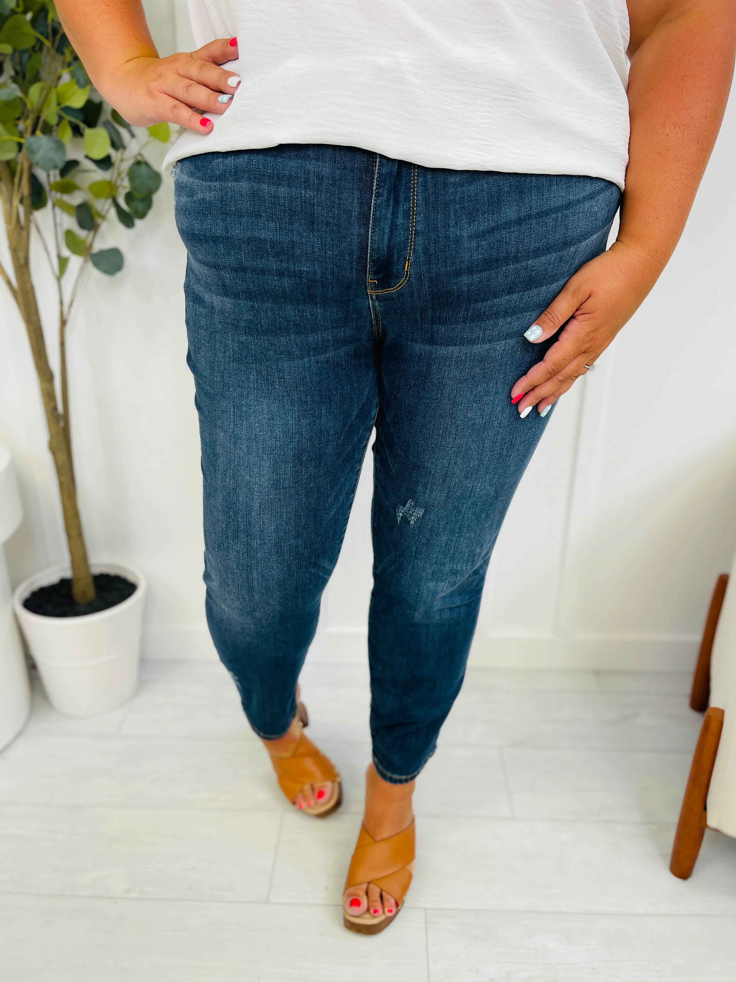 Judy Blue Everyday Essential Mid Rise Relaxed Fit Jeans - Multiple Inseams- in Reg/Curvy