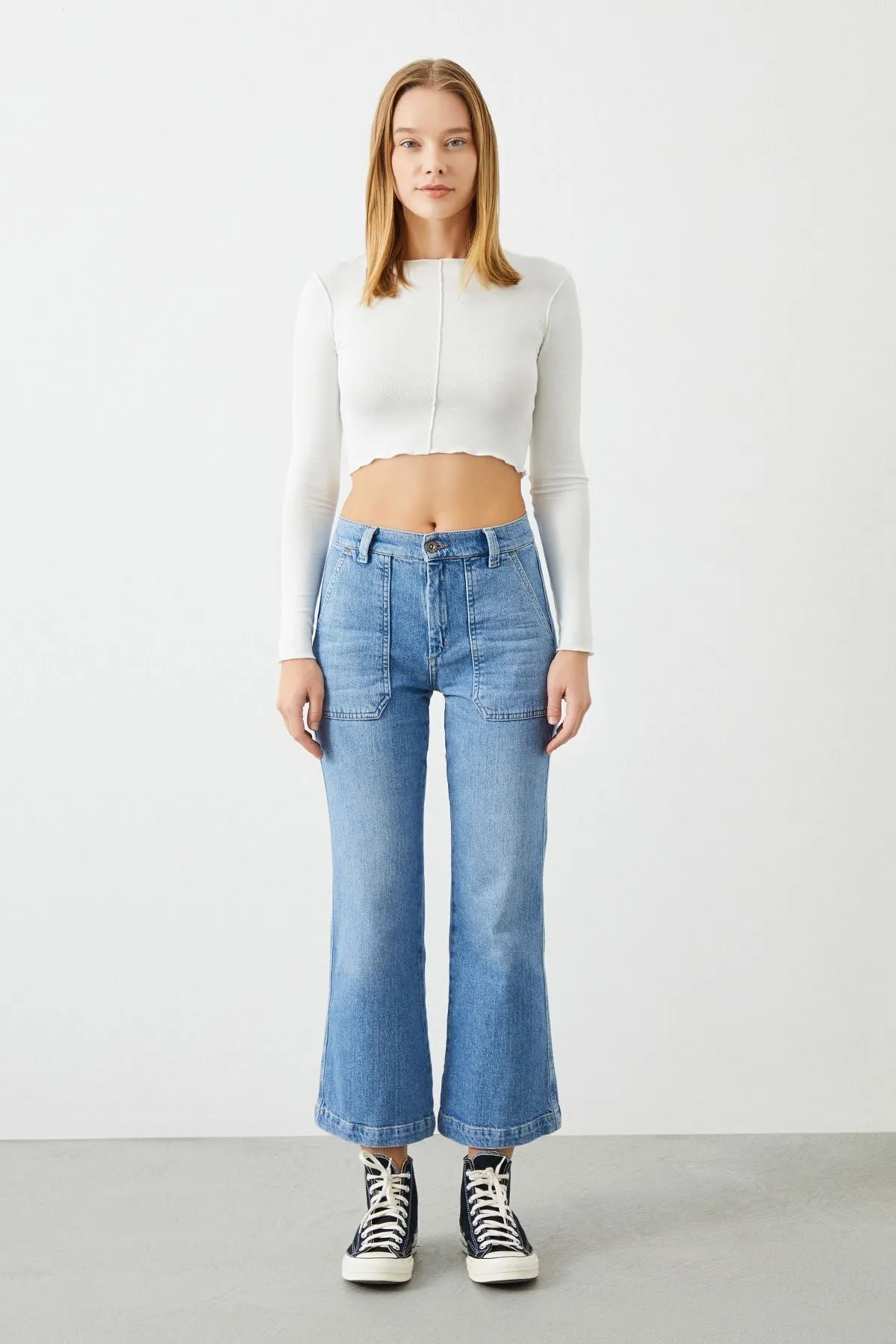 Leyl Crop Flare Fit Women's Light Blue Jeans